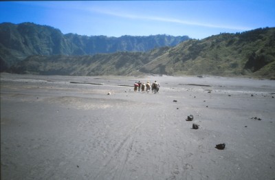 Crossing Mt Bromo, tengger crater